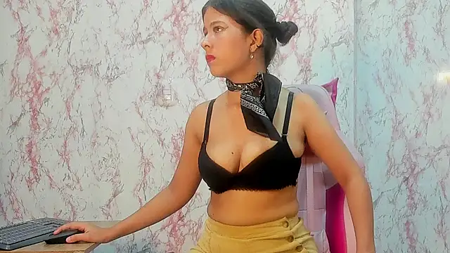 Dolly boobsy online show from 03/31/26, 01:13