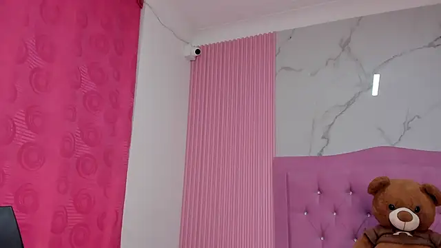 Mily17  online show from 04/15/26, 11:05