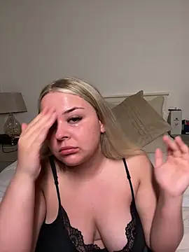 Snapshot of Goldieluxe chatting on 03/01/26, 09:59 Goldieluxe online show from 03/01/26, 09:59