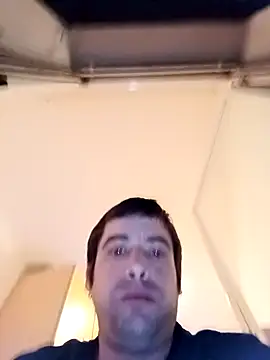 Snapshot of danyelC2 chatting on 04/02/26, 09:43 danyelC2 online show from 04/02/26, 09:43