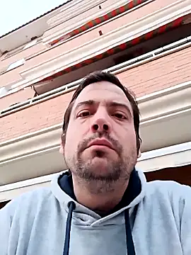 Snapshot of danyelC2 chatting on 04/11/26, 06:11 danyelC2 online show from 04/11/26, 06:11