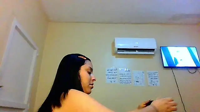 Snapshot of Athenasnew chatting on 06/03/26, 05:28 Athenasnew online show from 06/03/26, 05:28