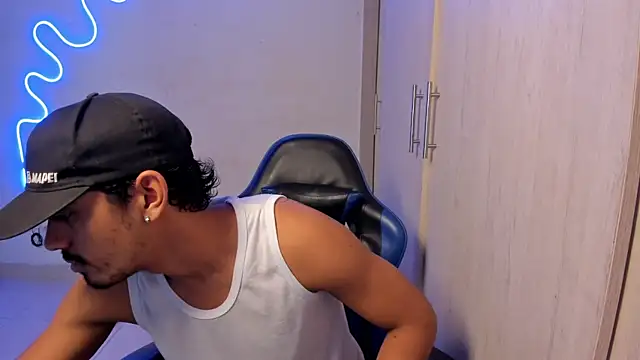 jossi12345j online show from 04/14/26, 05:01