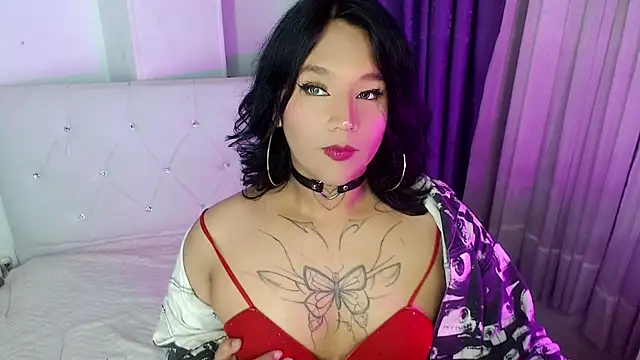 Snapshot of isadoraqueeen chatting on 03/29/26, 03:52 isadoraqueeen online show from 03/29/26, 03:52