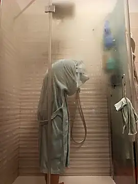 Andreakkkk online show from 04/14/26, 09:31