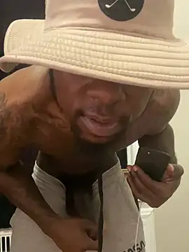 Snapshot of MidwestMandingo9 chatting on 03/15/26, 07:32 MidwestMandingo9 online show from 03/15/26, 07:32