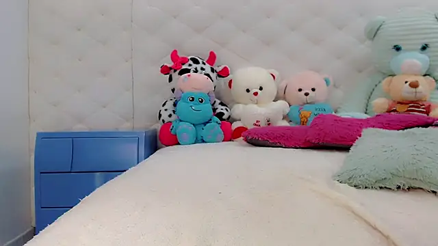 catriona queen16 online show from 04/08/26, 03:19