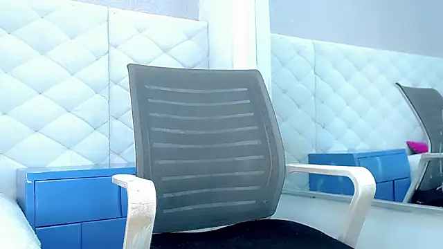 catriona queen16 online show from 04/04/26, 07:37