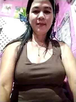 Snapshot of sweet_lyn2025 chatting on 04/20/26, 03:20 sweet lyn2025 online show from 04/20/26, 03:20