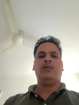 Snapshot of the_guy_u_desire chatting on 03/01/26, 06:35 the guy u desire online show from 03/01/26, 06:35