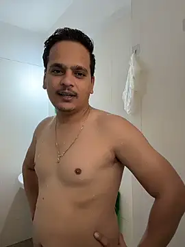 Snapshot of the_guy_u_desire chatting on 03/27/26, 06:00 the guy u desire online show from 03/27/26, 06:00
