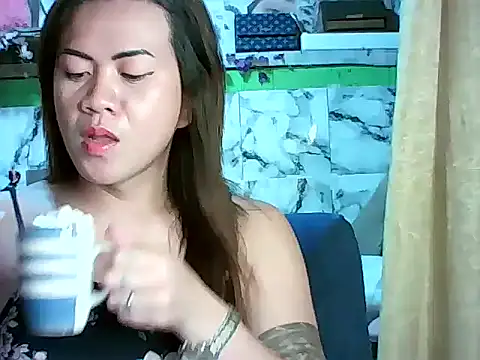 Snapshot of ur_lovelychen chatting on 03/31/26, 04:47 ur lovelychen online show from 03/31/26, 04:47