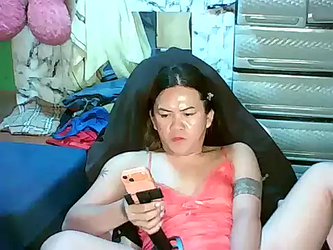 Snapshot of ur_lovelychen chatting on 05/26/26, 01:04 ur lovelychen online show from 05/26/26, 01:04
