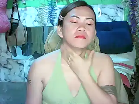 Snapshot of ur_lovelychen chatting on 04/08/26, 12:39 ur lovelychen online show from 04/08/26, 12:39