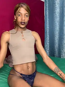 Snapshot of Kinky-Nicky04 chatting on 07/15/26, 12:39 Kinky-Nicky04 online show from 07/15/26, 12:39