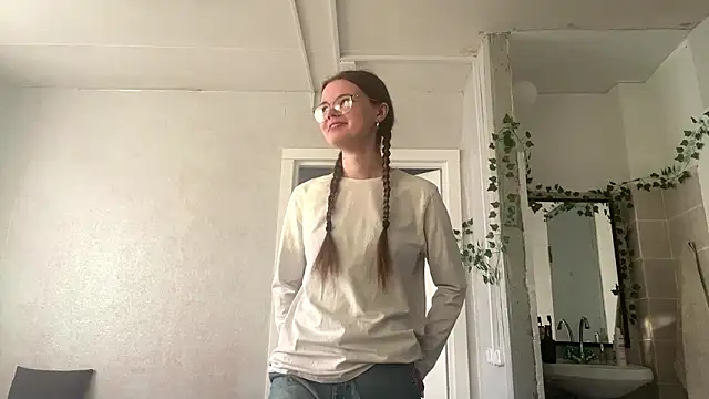 Snapshot of DedraOdneal chatting on 03/04/26, 02:58 DedraOdneal online show from 03/04/26, 02:58