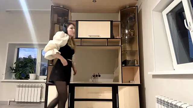 JoanieMochel online show from 03/04/26, 02:25