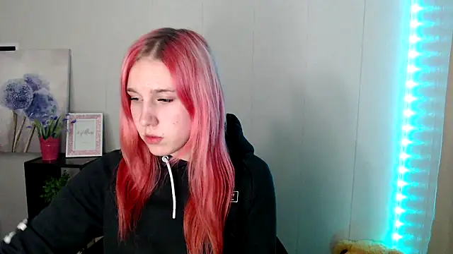 Scarlett lil online show from 04/10/26, 09:27