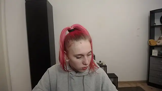 Scarlett lil online show from 03/25/26, 08:46