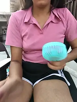 Glow Queen online show from 06/27/26, 12:22