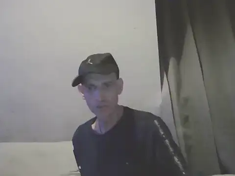 DOUBLETROUBLE7773 online show from 04/06/26, 12:06