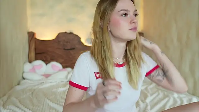 cyberl0ve  online show from 04/08/26, 11:33