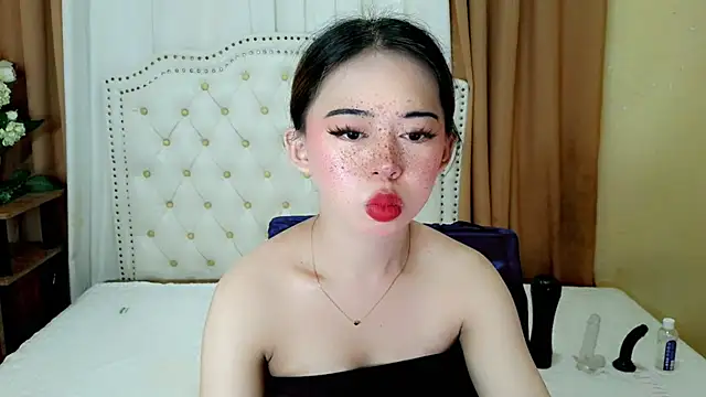 Snapshot of Seductive_sophie chatting on 06/30/26, 02:33 Seductive sophie online show from 06/30/26, 02:33