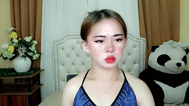 Snapshot of Seductive_sophie chatting on 03/26/26, 02:10 Seductive sophie online show from 03/26/26, 02:10