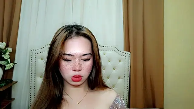 Snapshot of Seductive_sophie chatting on 03/16/26, 02:19 Seductive sophie online show from 03/16/26, 02:19