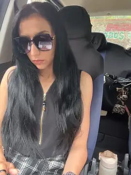 Snapshot of anamaria04 chatting on 04/13/26, 01:15 anamaria04 online show from 04/13/26, 01:15