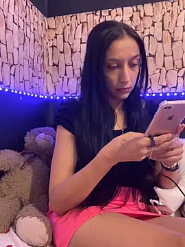 Snapshot of anamaria04 chatting on 04/12/26, 01:36 anamaria04 online show from 04/12/26, 01:36