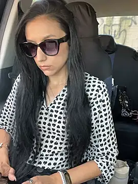 Snapshot of anamaria04 chatting on 04/11/26, 01:37 anamaria04 online show from 04/11/26, 01:37