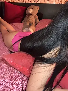 Snapshot of anamaria04 chatting on 03/15/26, 11:23 anamaria04 online show from 03/15/26, 11:23