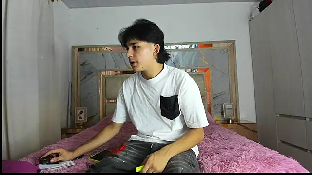 monky 0002 online show from 03/17/26, 12:13