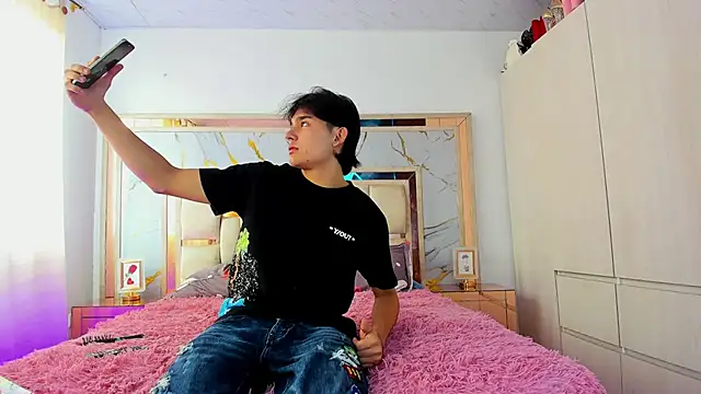 monky 0002 online show from 03/24/26, 03:23