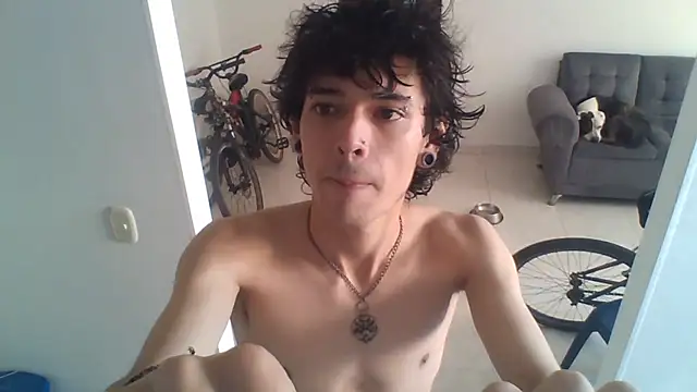 Moonandzukko online show from 08/05/26, 08:25