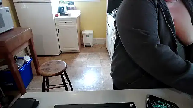 smalltowntrouble online show from 04/30/26, 03:52