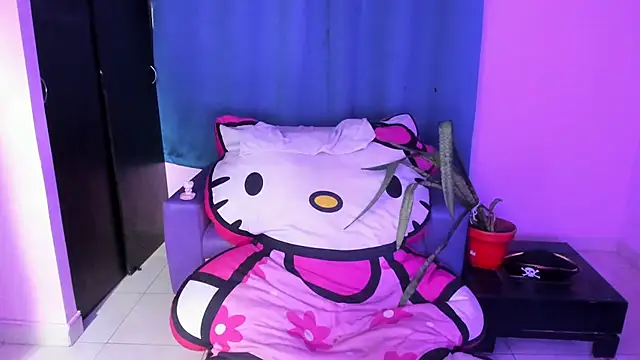 Snapshot of doll_katiuska chatting on 06/12/26, 12:25 doll katiuska online show from 06/12/26, 12:25