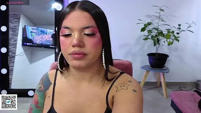 Snapshot of ashley-midnight chatting on 06/18/26, 08:14 ashley-midnight online show from 06/18/26, 08:14