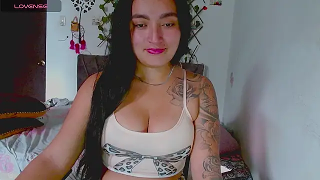 Hanna  Cute22 online show from 06/01/26, 08:52