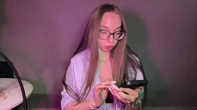 Snapshot of AngelinaFox0202 chatting on 03/03/26, 08:49 AngelinaFox0202 online show from 03/03/26, 08:49