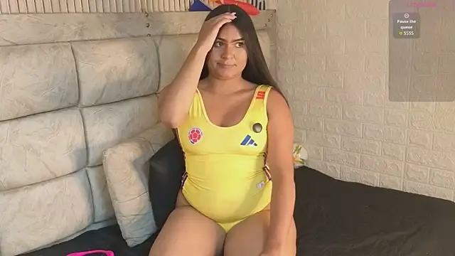 Snapshot of amarahanks11 chatting on 06/24/26, 03:49 amarahanks11 online show from 06/24/26, 03:49