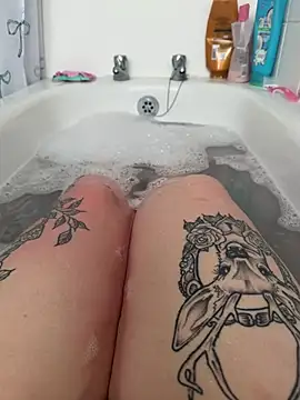 BeeMay22 online show from 03/23/26, 01:33