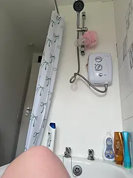 BeeMay22 online show from 04/04/26, 12:34