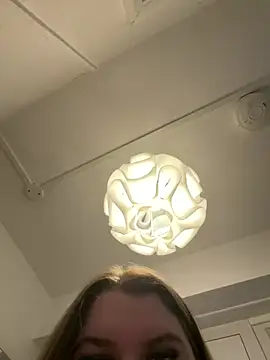 BeeMay22 online show from 04/13/26, 09:41