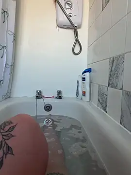 BeeMay22 online show from 04/07/26, 09:22