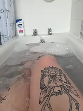 BeeMay22 online show from 03/10/26, 09:35