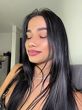 Snapshot of Bella_Smithe chatting on 07/12/26, 10:43 Bella Smithe online show from 07/12/26, 10:43