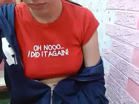 lolit cat online show from 04/21/26, 10:05