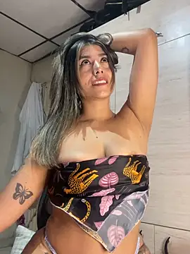 stefanyqueen69 online show from 05/13/26, 10:50